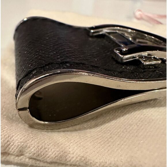 MICHAEL KORS BLACK & SILVER KEY FOB - Picture 4 of 5